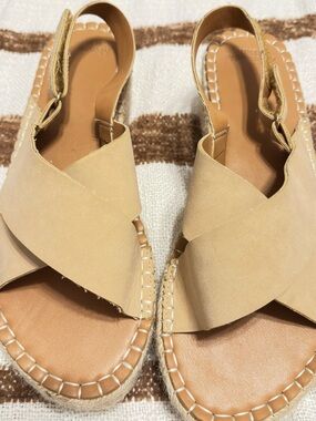 Abercrombie & Fitch Tan Cross-Strap Slingback Sandals, Size: 8.5
